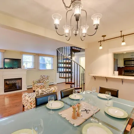 Provincetown Condo Half Mi To Historic District!